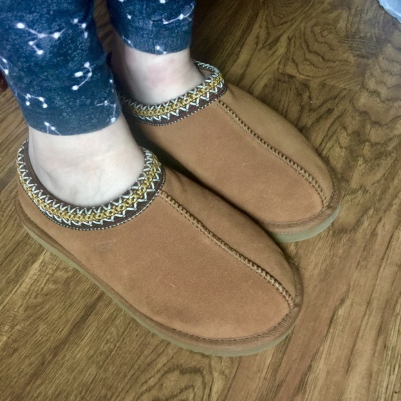 S O L D Tasman UGG - Picture 6 of 8